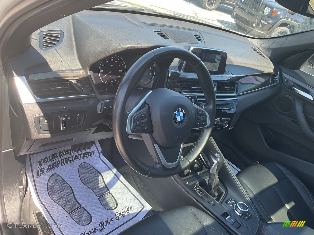 2018 X1 xDrive28i - Glacier Silver Metallic / Black photo #4