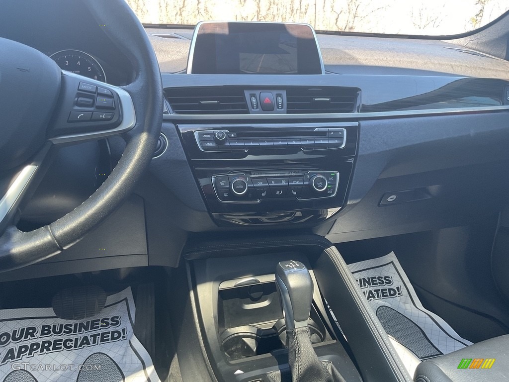 2018 X1 xDrive28i - Glacier Silver Metallic / Black photo #5