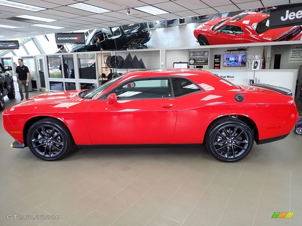 2023 Challenger GT AWD - Torred / Black photo #2