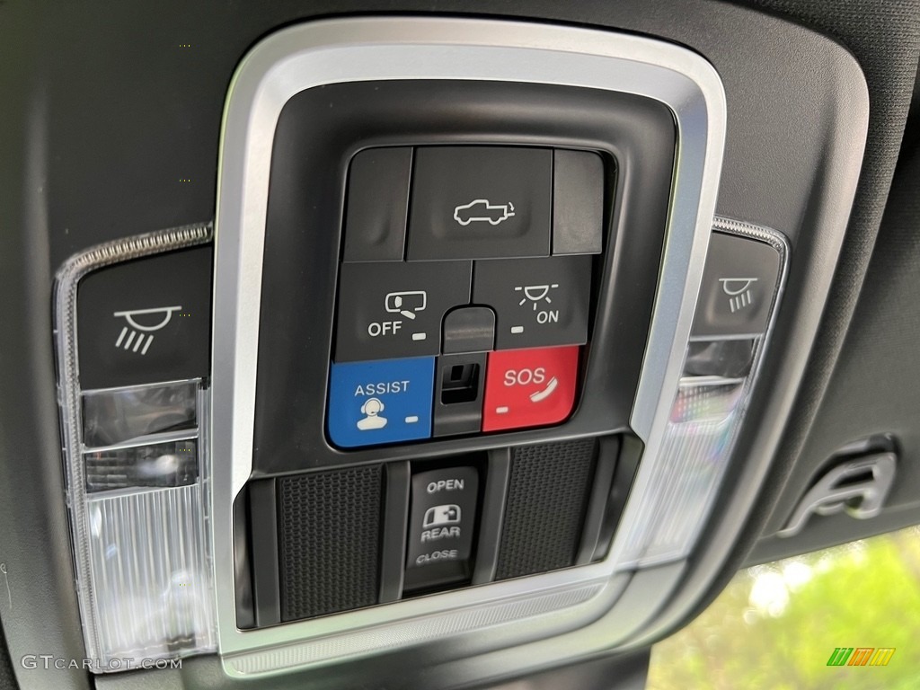 2023 Ram 2500 Limited Crew Cab 4x4 Controls Photos
