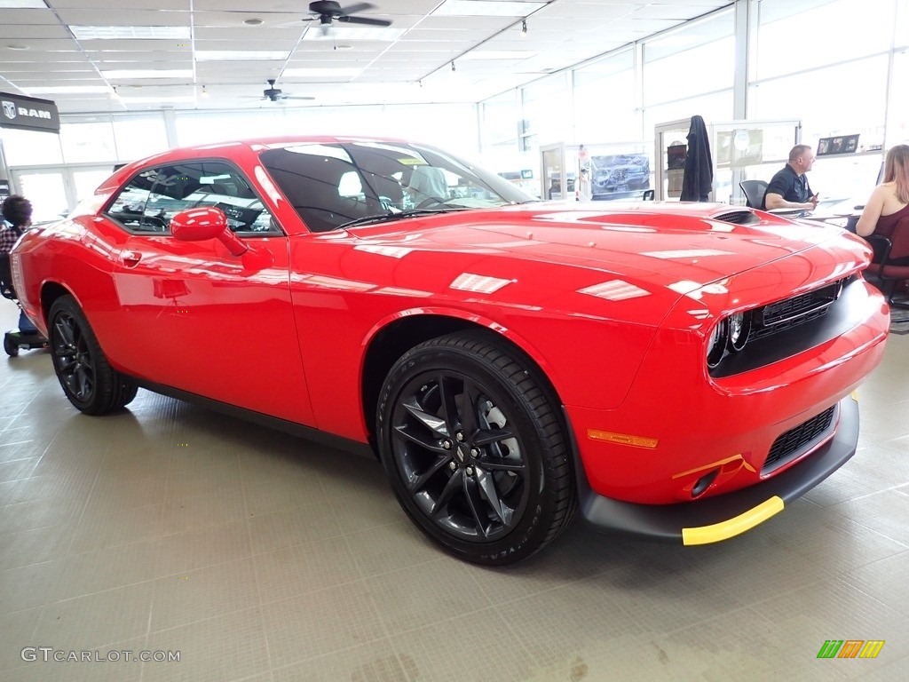 2023 Challenger GT AWD - Torred / Black photo #8