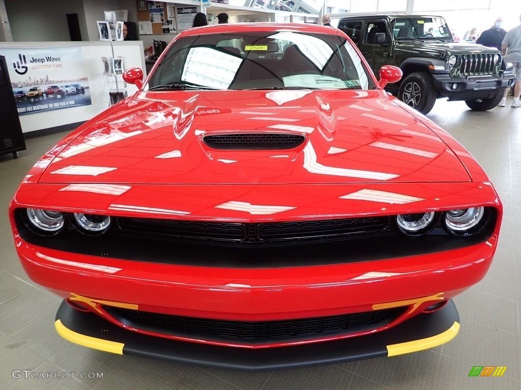 2023 Challenger GT AWD - Torred / Black photo #9