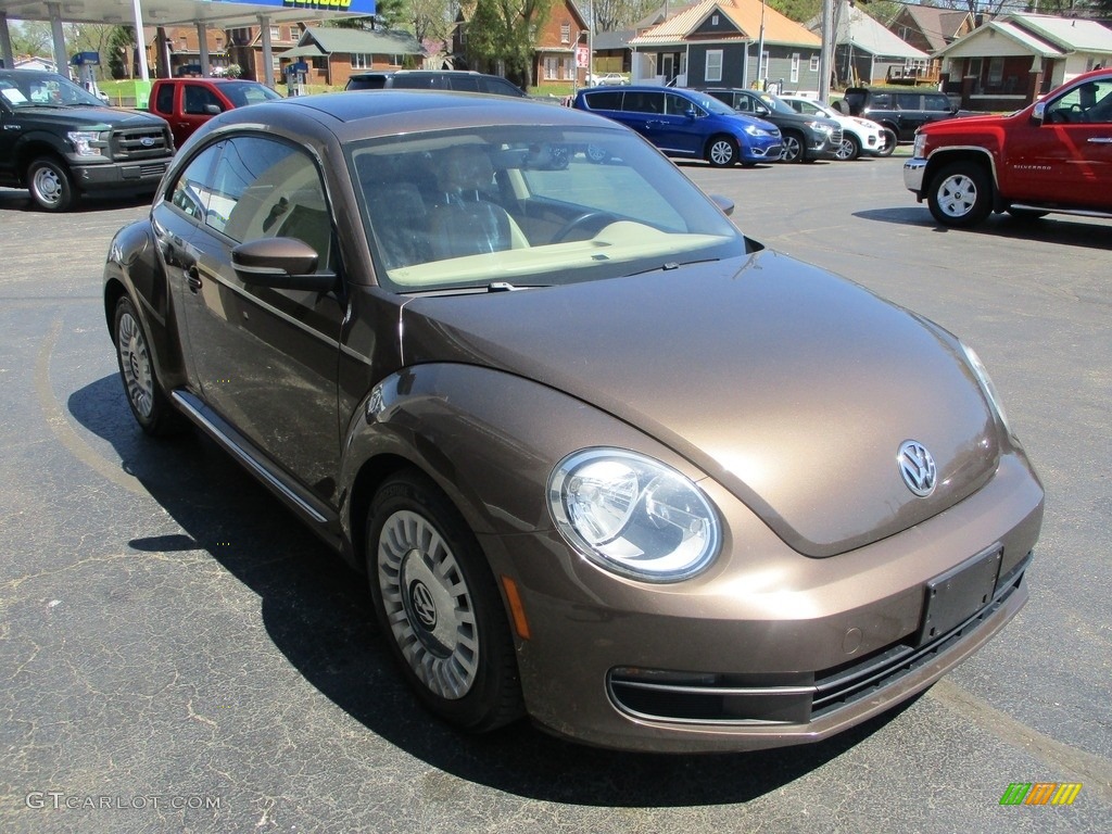 2013 Volkswagen Beetle 2.5L Exterior Photos