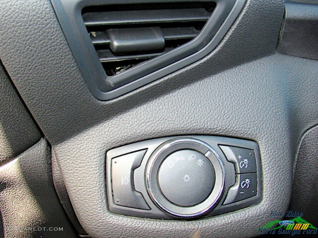 2015 Escape SE - Oxford White / Medium Light Stone photo #20