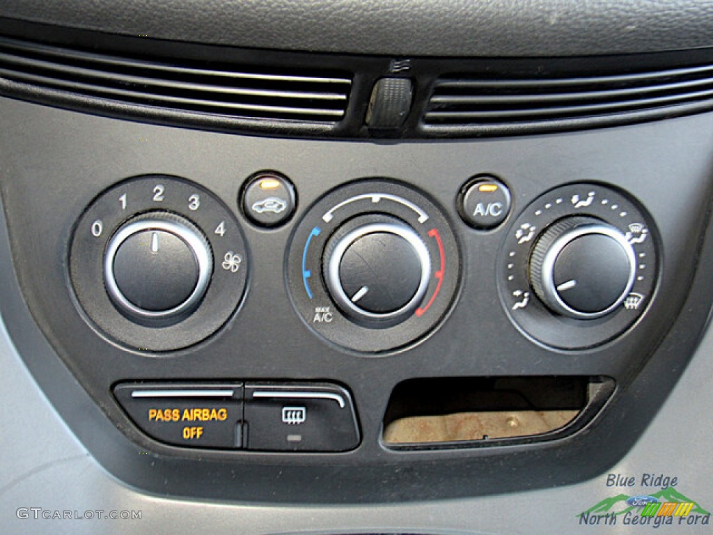 2015 Escape SE - Oxford White / Medium Light Stone photo #22