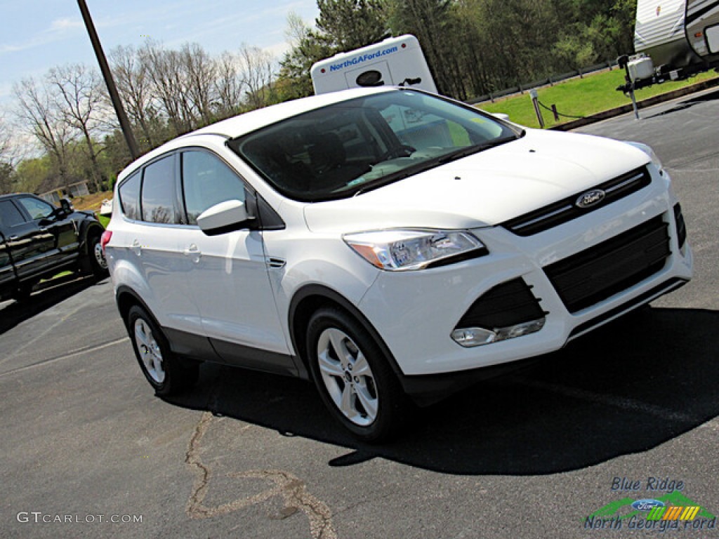 2015 Escape SE - Oxford White / Medium Light Stone photo #26