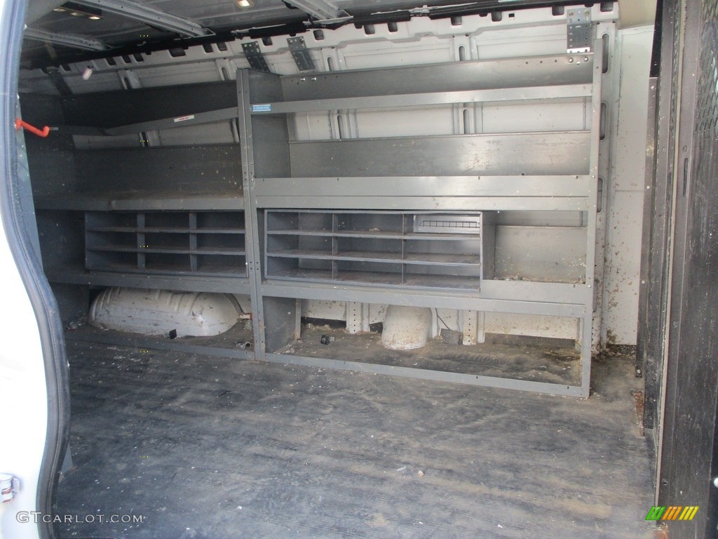 2018 Savana Van 2500 Cargo - Summit White / Medium Pewter photo #20