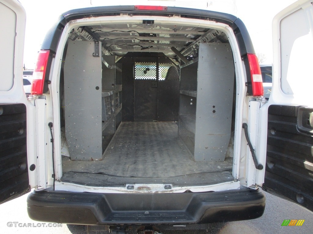 2018 Savana Van 2500 Cargo - Summit White / Medium Pewter photo #21