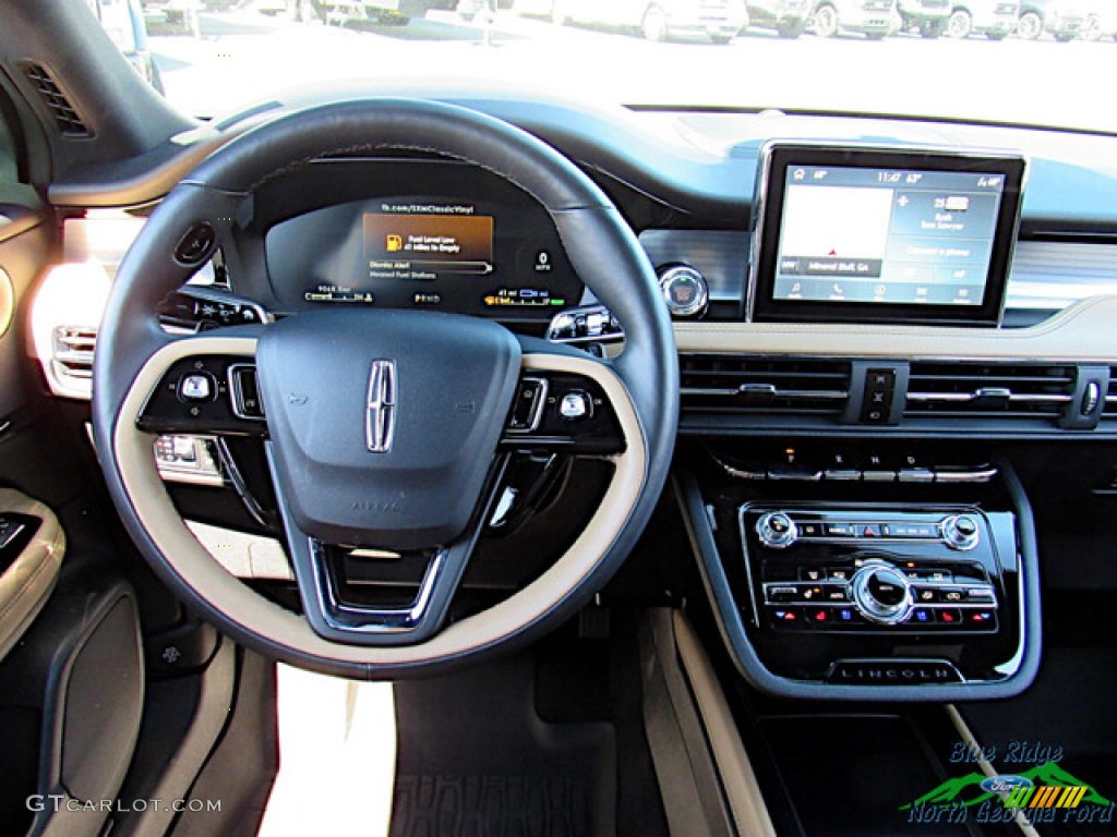 2022 Lincoln Corsair Grand Touring AWD Steering Wheel Photos