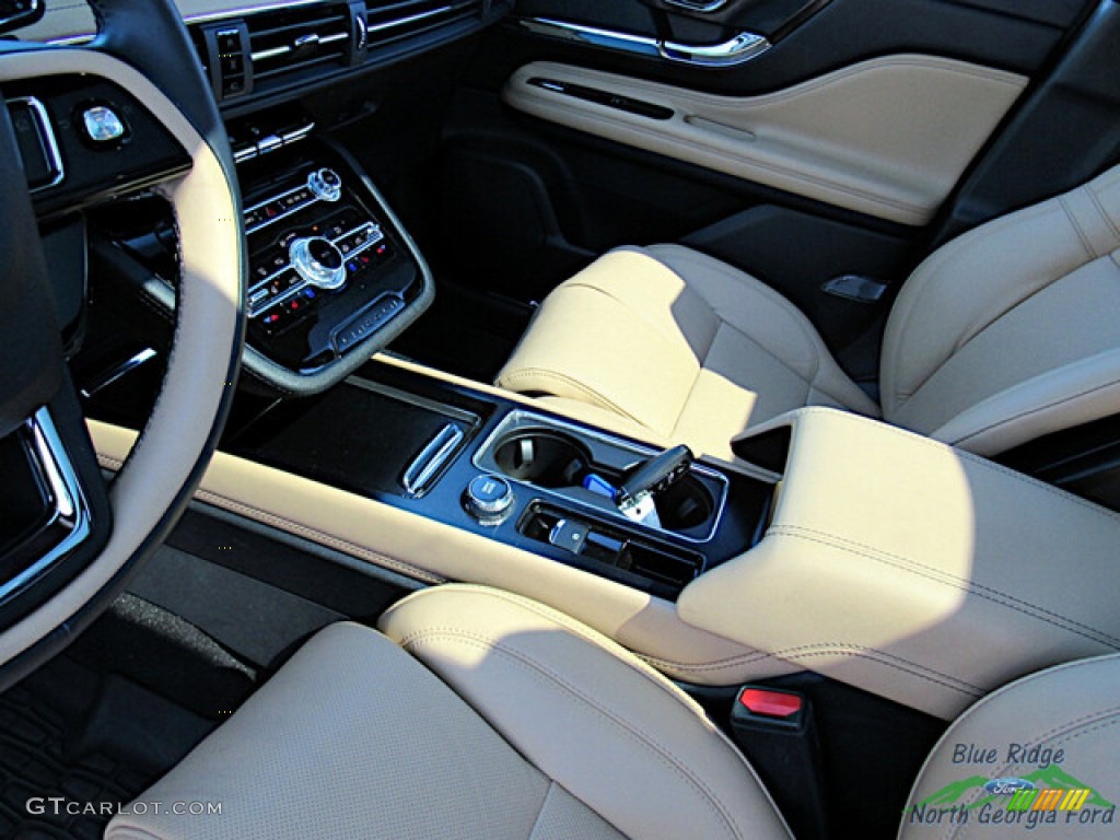 2022 Lincoln Corsair Grand Touring AWD Front Seat Photo #145963002