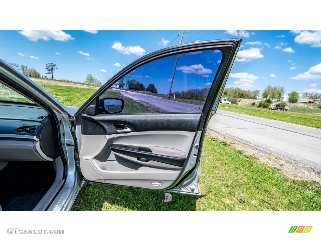 2011 Accord LX Sedan - Alabaster Silver Metallic / Black photo #25