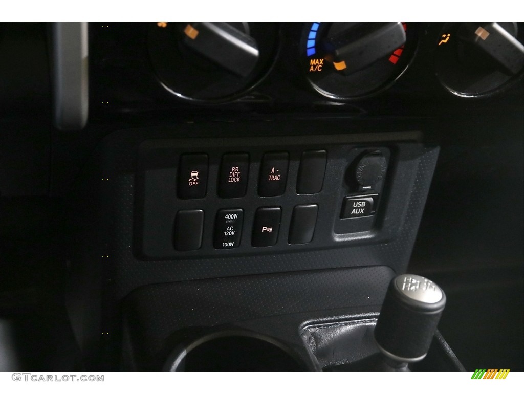 2014 FJ Cruiser 4WD - Black / Dark Charcoal photo #12