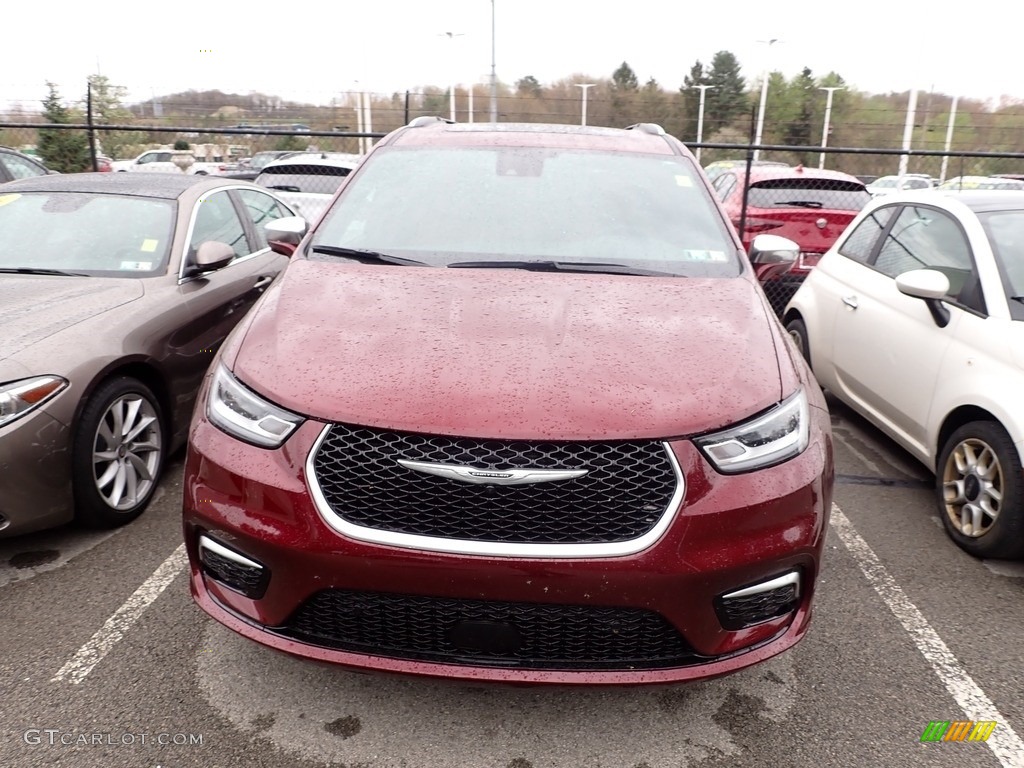 2022 Pacifica Pinnacle AWD - Velvet Red Pearl / Black photo #2