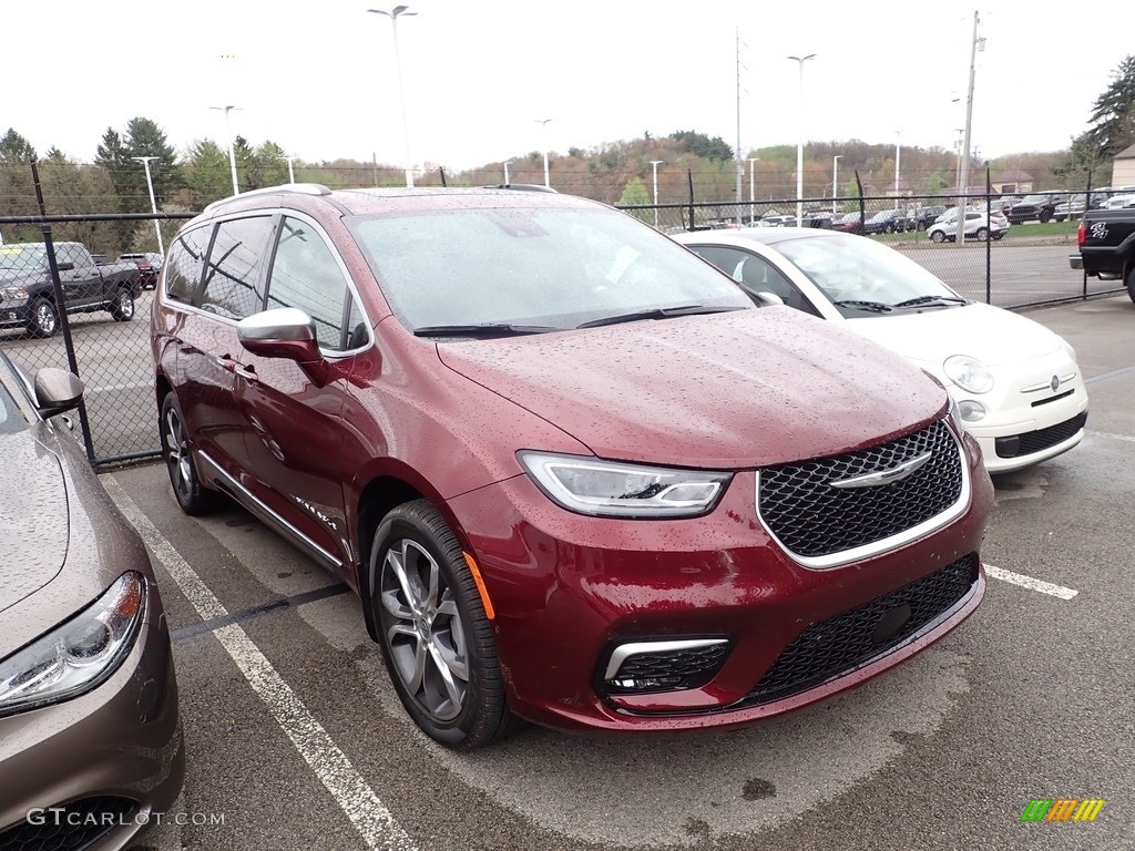 2022 Chrysler Pacifica Pinnacle AWD Exterior Photos