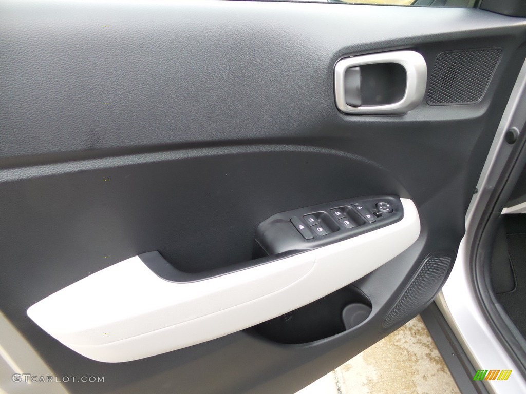 2023 Hyundai Venue SEL Gray Door Panel Photo #145967134