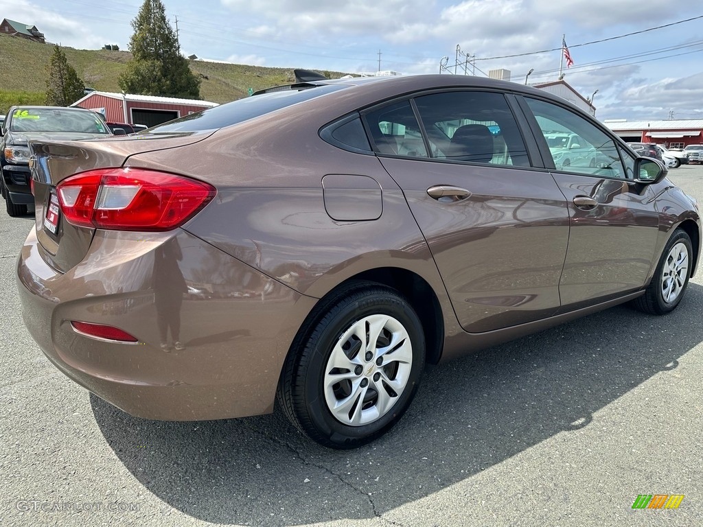 2019 Cruze LS - Oakwood Metallic / Jet Black/­Galvanized photo #6