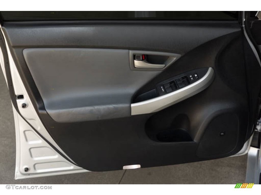 2014 Prius Four Hybrid - Classic Silver Metallic / Misty Gray photo #27