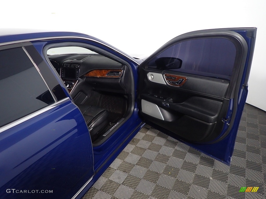 2019 Continental Reserve AWD - Rhapsody Blue / Ebony photo #40
