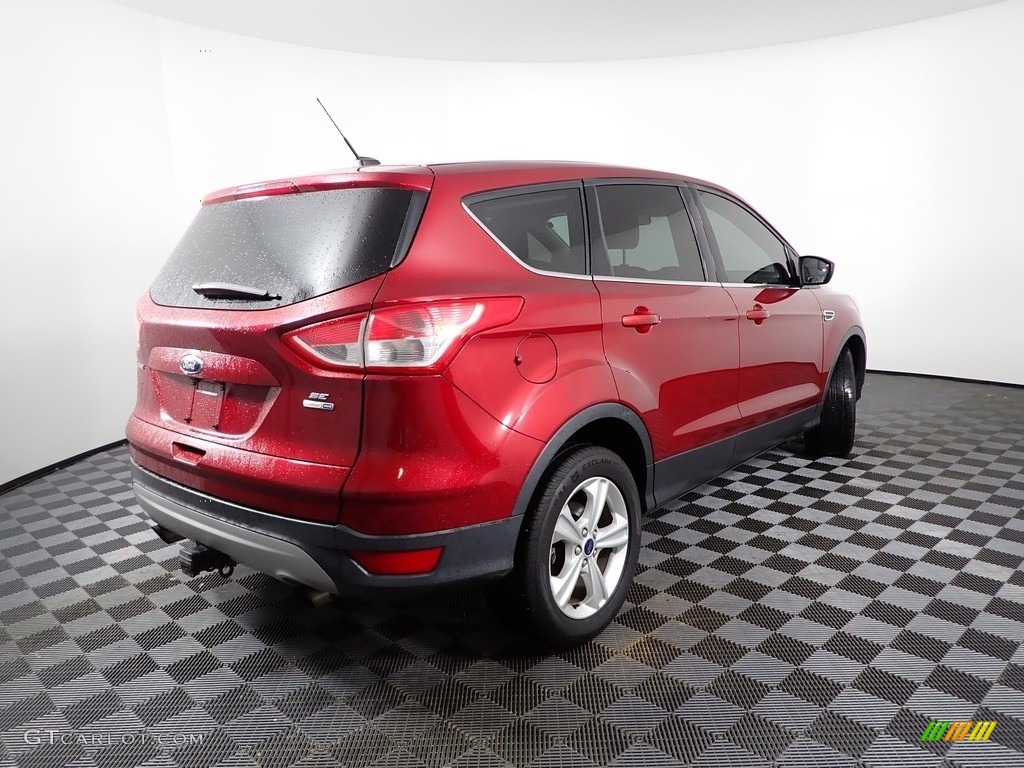 2016 Escape SE 4WD - Ruby Red Metallic / Charcoal Black photo #9