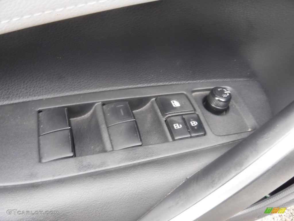 2020 Corolla SE - Super White / Light Gray photo #20