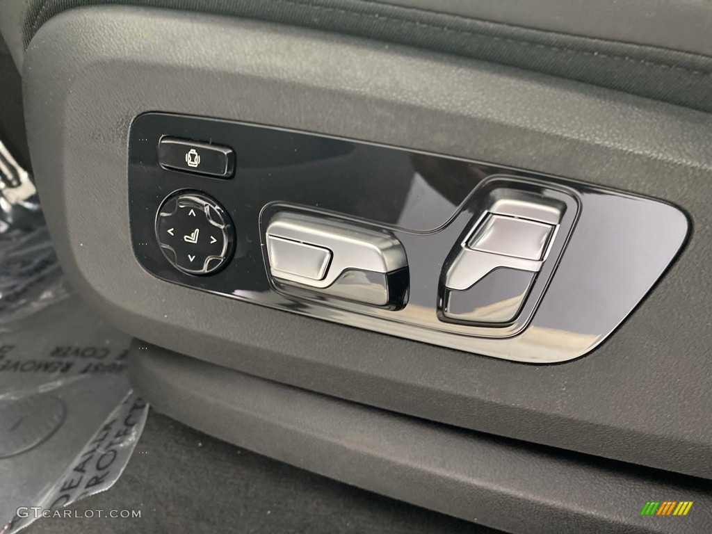 2023 X7 xDrive40i - Mineral White Metallic / Black photo #11