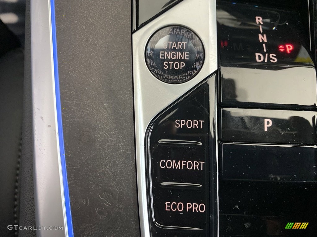 2023 X7 xDrive40i - Mineral White Metallic / Black photo #23
