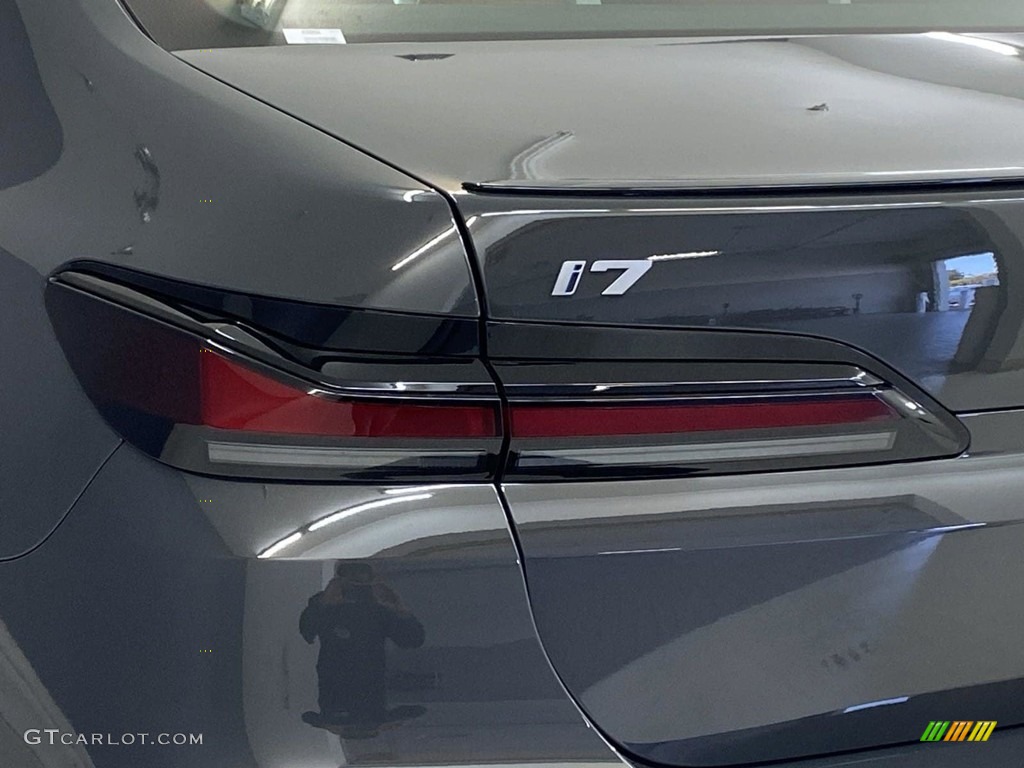2023 BMW i7 Series xDrive60 Marks and Logos Photo #145975241