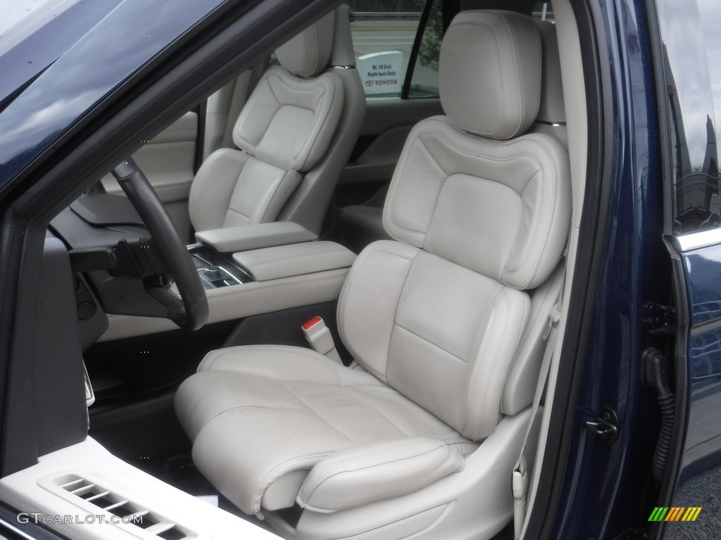 2019 Lincoln Navigator Reserve 4x4 Front Seat Photo #145975757
