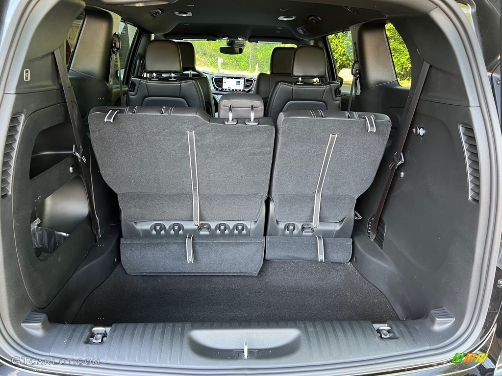 2023 Chrysler Pacifica Touring L AWD Trunk Photo #145975772