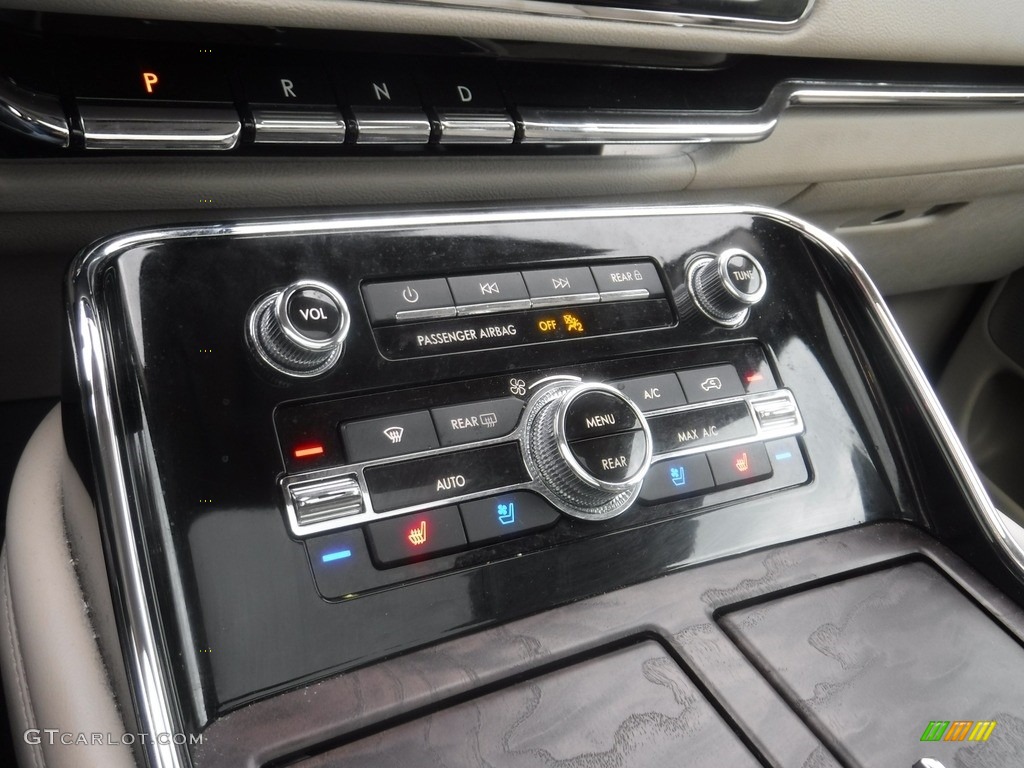2019 Lincoln Navigator Reserve 4x4 Controls Photo #145975874