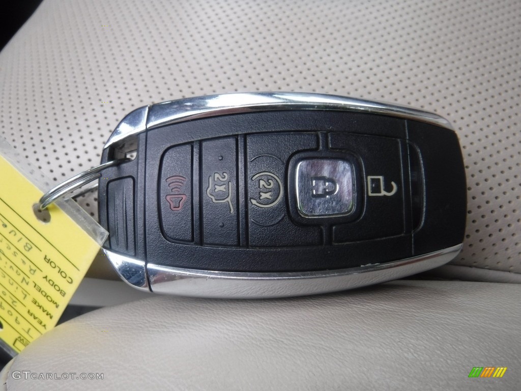 2019 Lincoln Navigator Reserve 4x4 Keys Photos