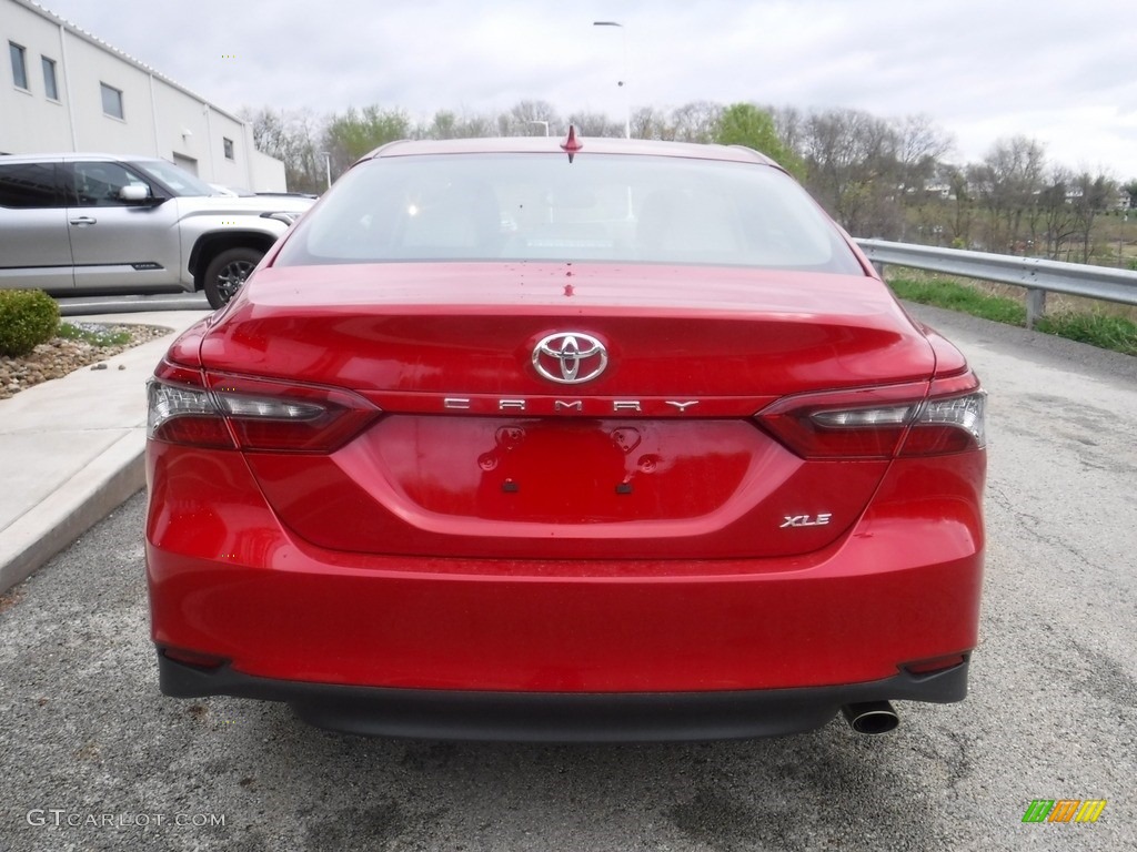 2023 Camry XLE - Supersonic Red / Ash photo #16