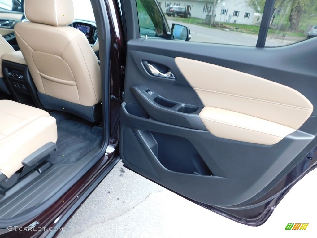 2023 Chevrolet Traverse Premier Jet Black/Maple Sugar Door Panel Photo #145977257