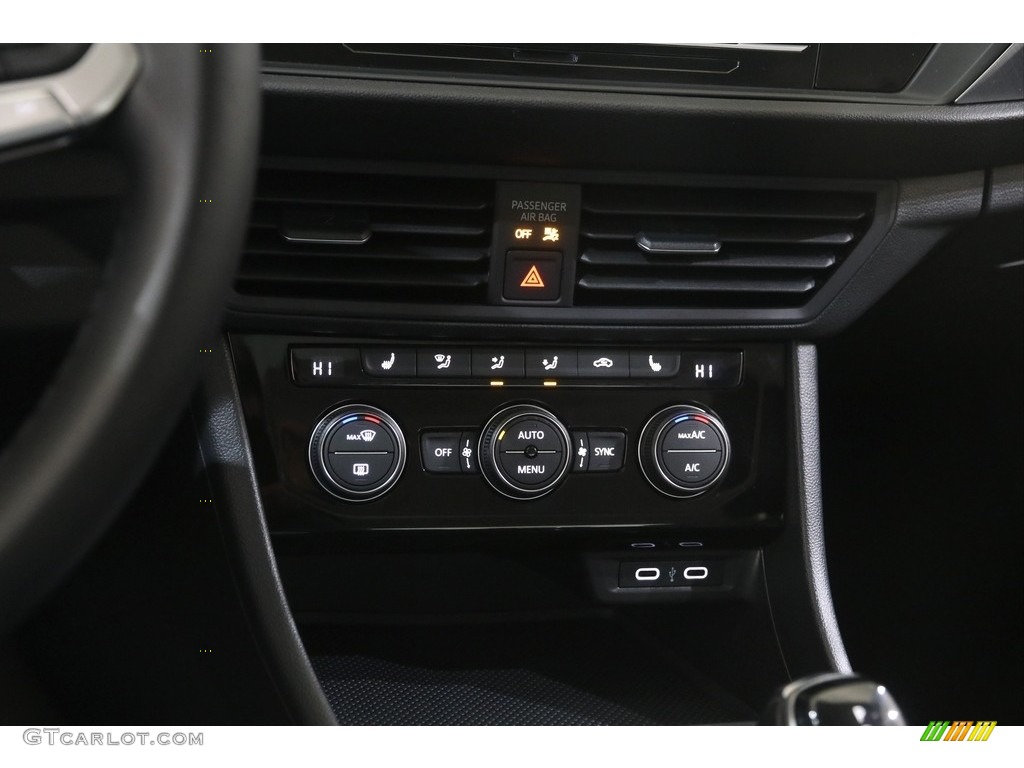 2022 Volkswagen Jetta SE Controls Photo #145978770