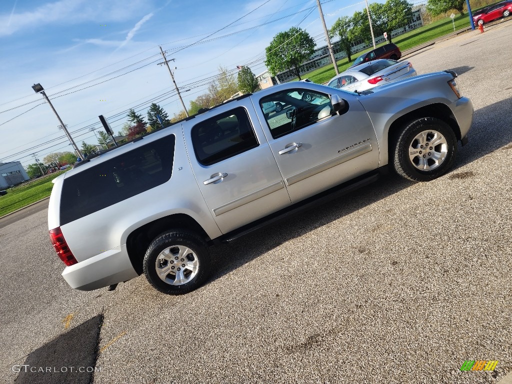 2012 Suburban LT 4x4 - Silver Ice Metallic / Ebony photo #4