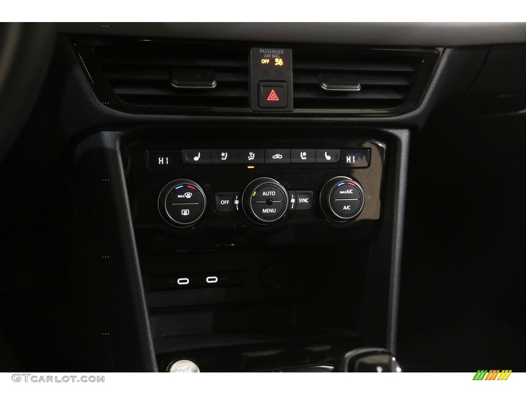 2022 Volkswagen Taos SEL 4Motion Controls Photos