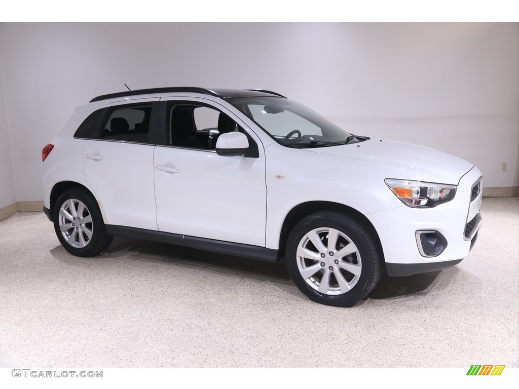 2013 Outlander Sport SE - White Pearl / Black photo #1