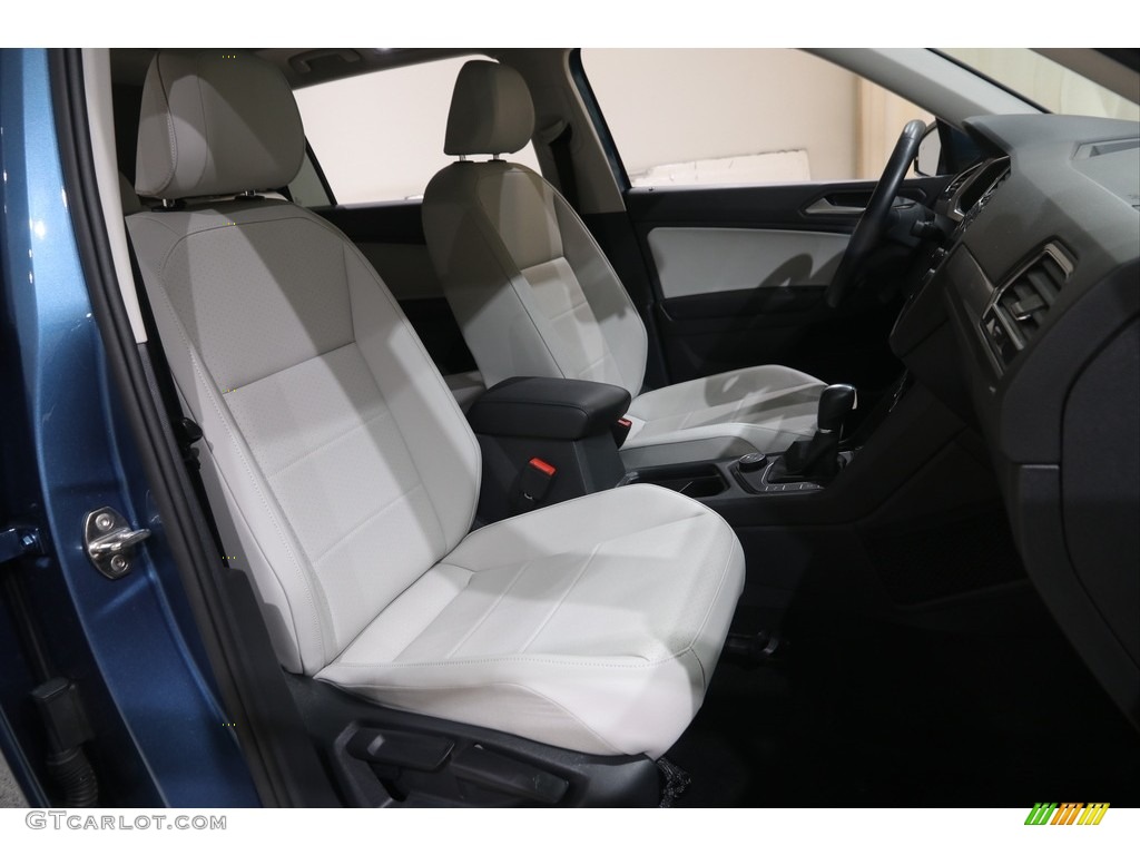 2019 Tiguan SEL 4MOTION - Blue Silk Metallic / Storm Gray photo #16