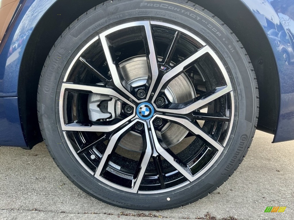 2023 BMW 5 Series 530e xDrive Sedan Wheel Photos