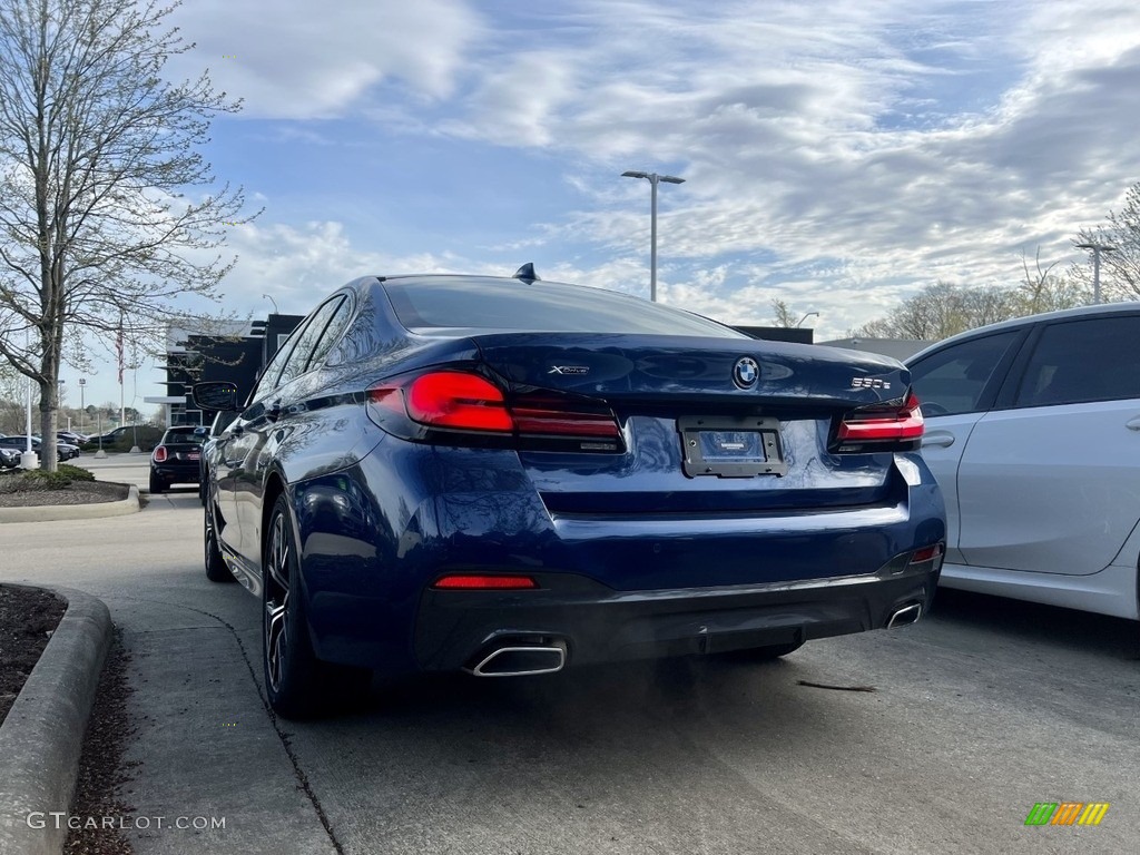 2023 5 Series 530e xDrive Sedan - Phytonic Blue Metallic / Cognac photo #3