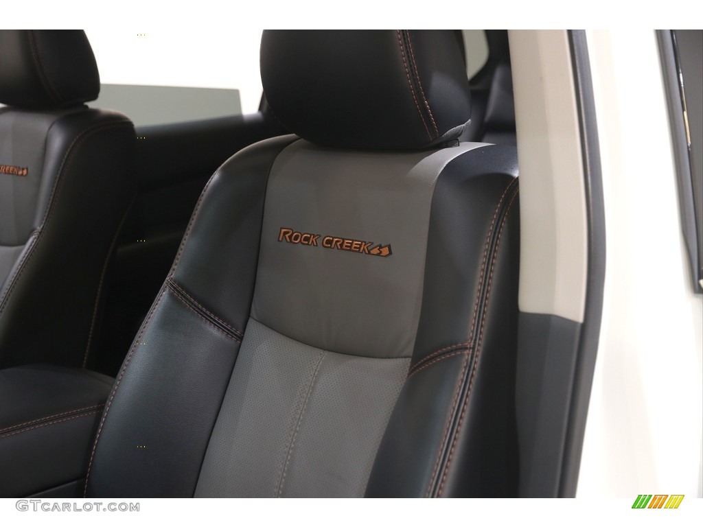 2020 Nissan Pathfinder SL 4x4 Front Seat Photo #145986880