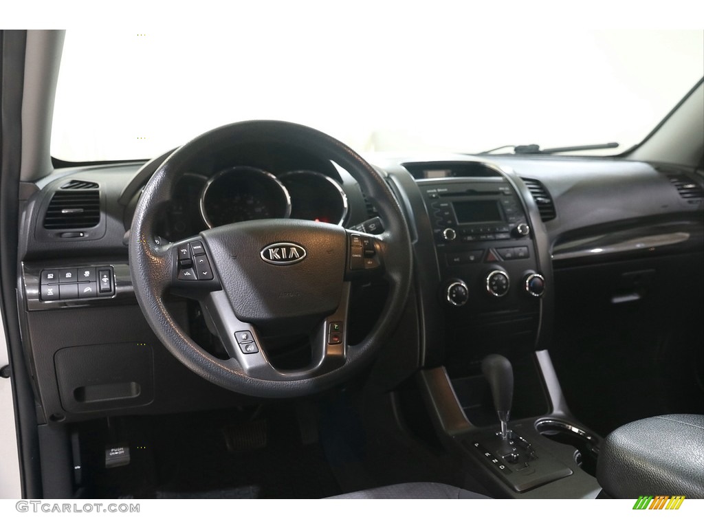 2013 Sorento LX V6 AWD - Bright Silver / Black photo #6