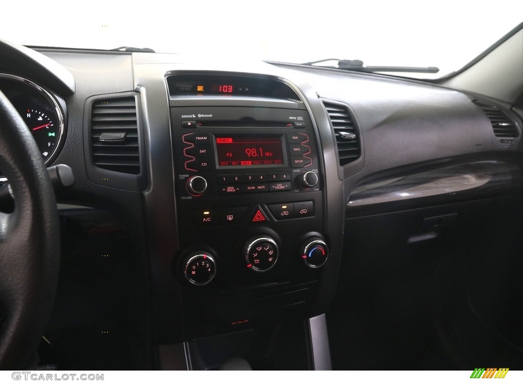 2013 Sorento LX V6 AWD - Bright Silver / Black photo #9