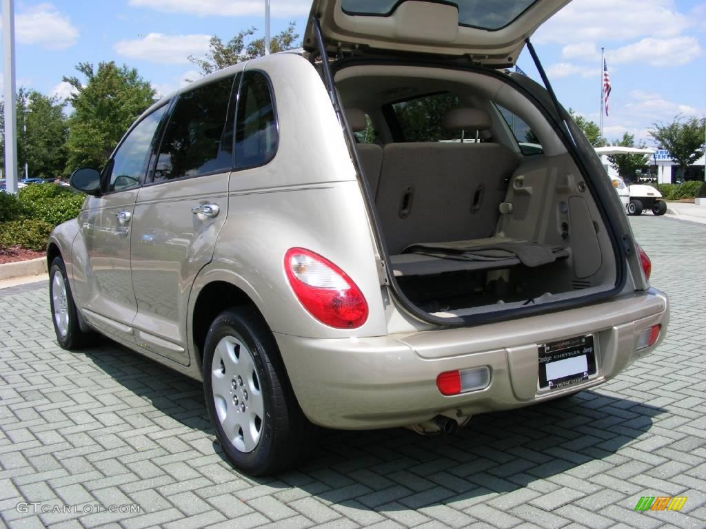 2006 PT Cruiser Limited - Linen Gold Metallic Pearl / Pastel Pebble Beige photo #15