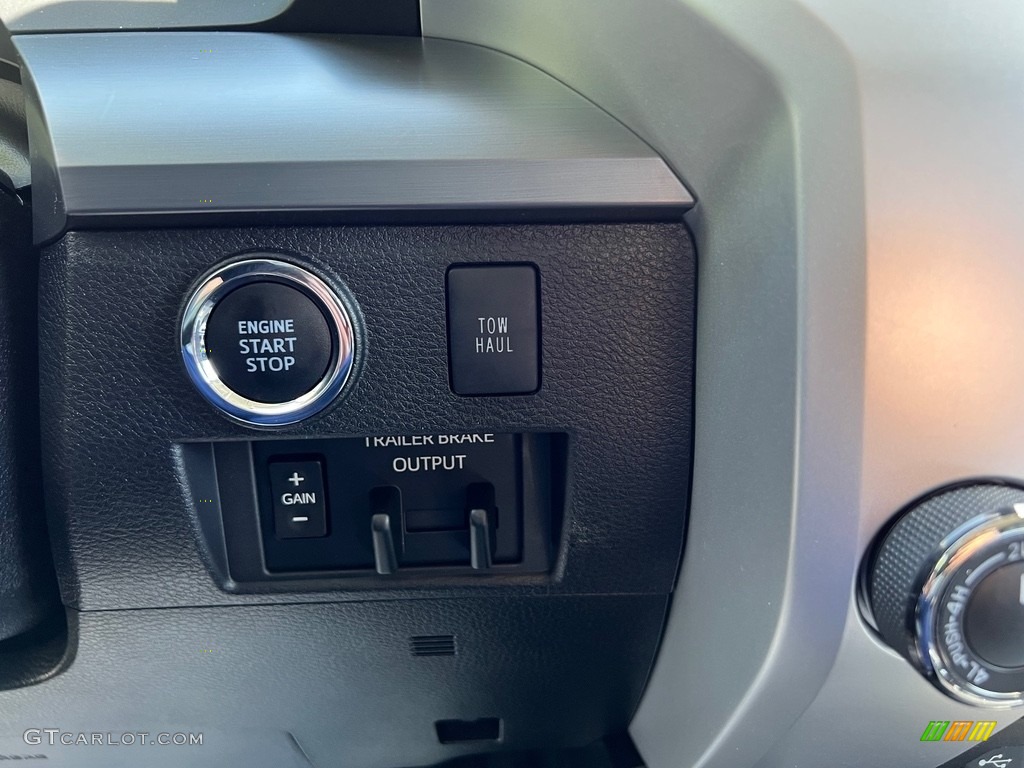 2021 Tundra Platinum CrewMax 4x4 - Silver Sky Metallic / Black photo #24