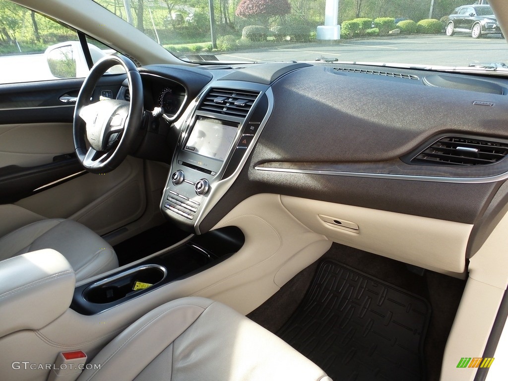 2017 Lincoln MKC Reserve AWD Interior Color Photos