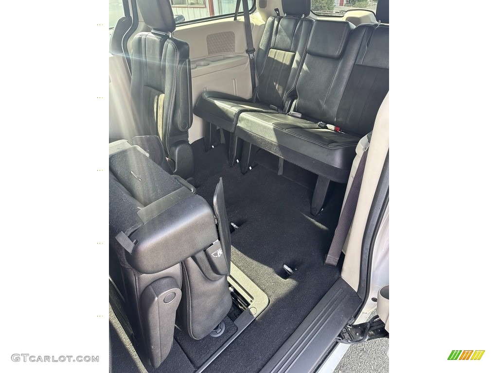 2019 Grand Caravan SXT - White Knuckle / Black photo #13