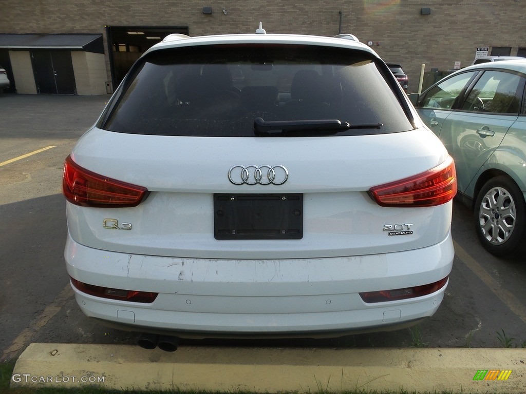 2017 Q3 2.0 TFSI Premium Plus quattro - Cortina White / Chestnut Brown photo #2