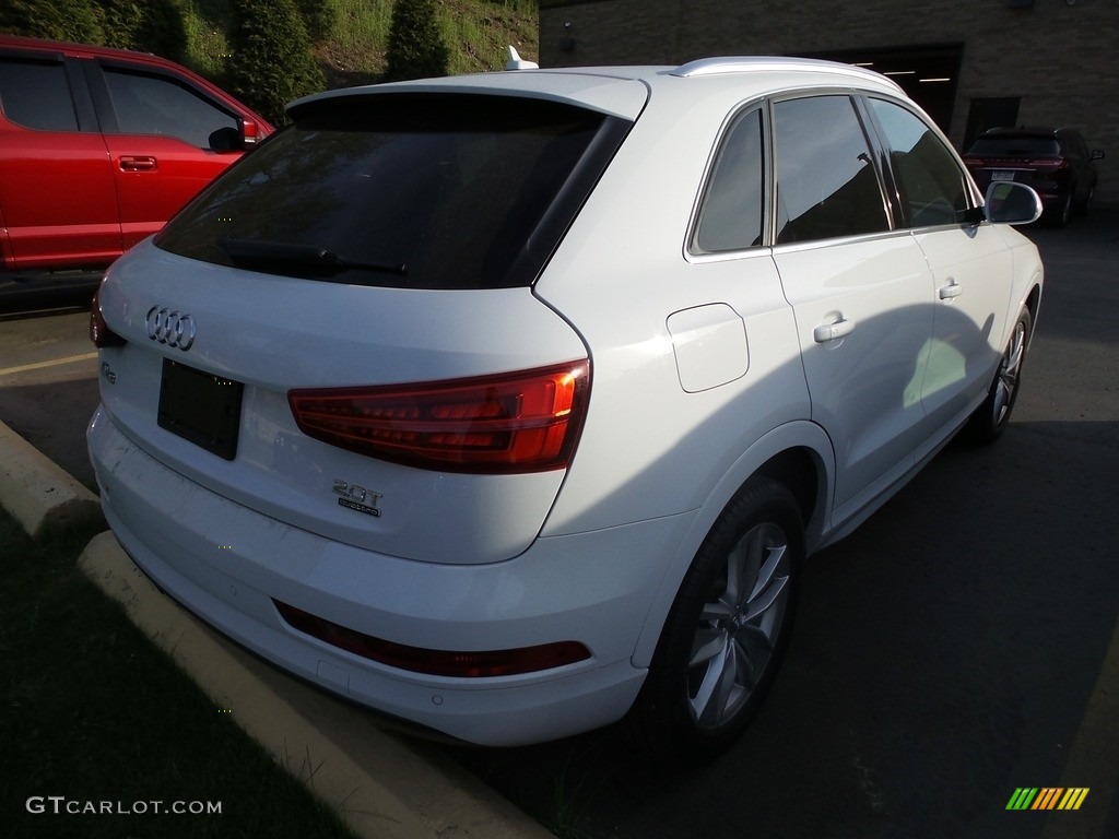 2017 Q3 2.0 TFSI Premium Plus quattro - Cortina White / Chestnut Brown photo #3