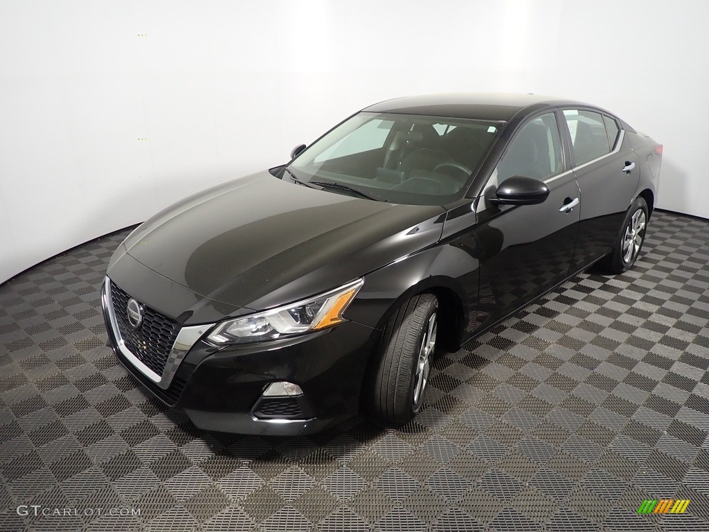 2020 Altima S - Super Black / Charcoal photo #9
